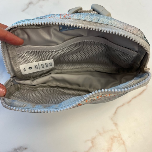 🍋 Lululemon 🍋 Everywhere Belt Bag Spray Camo - Picture 9 of 11